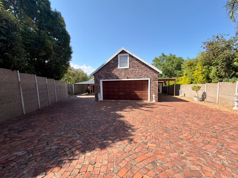 7 Bedroom Property for Sale in Heather Park Western Cape